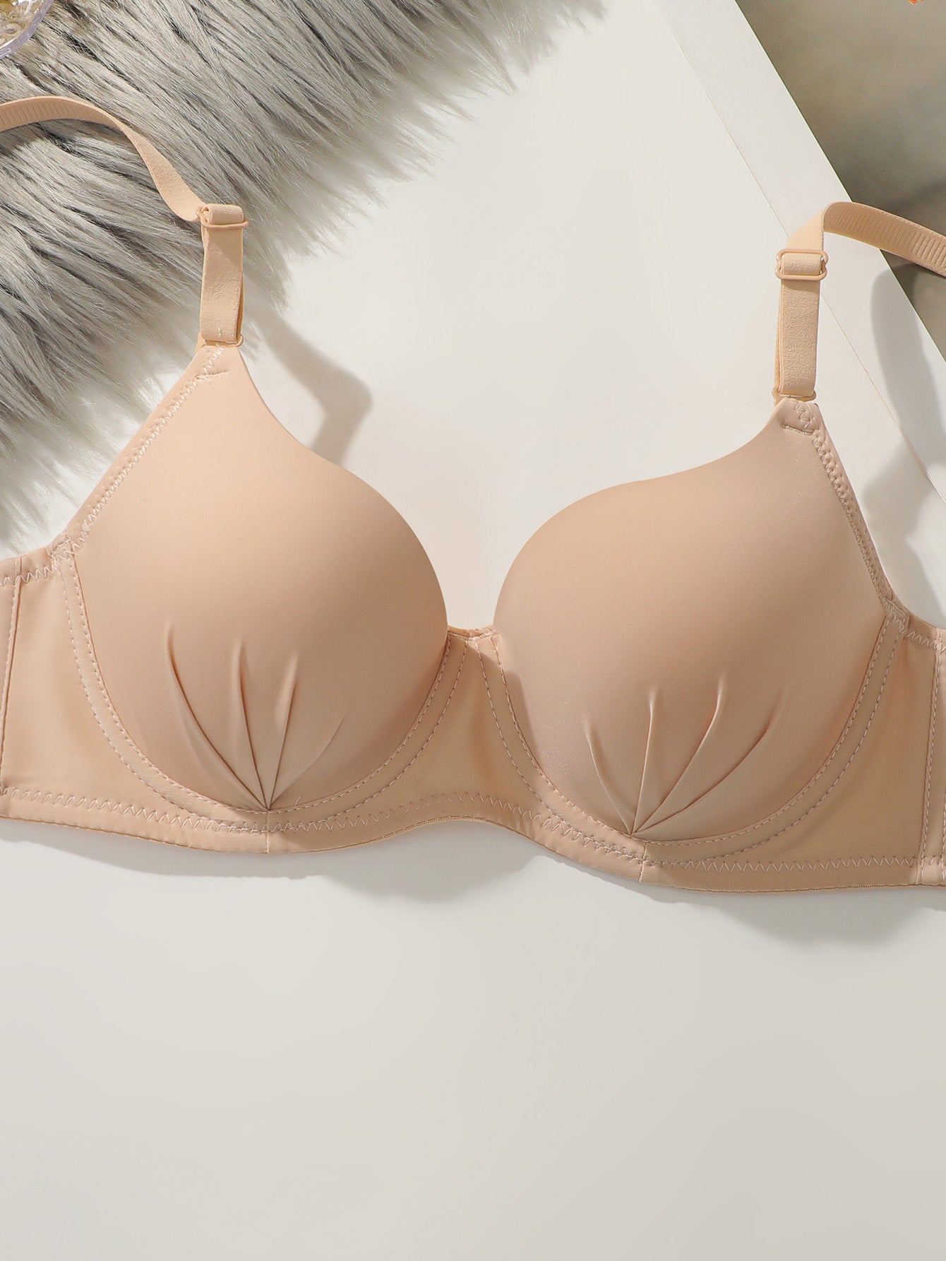 Nude No-Show Set