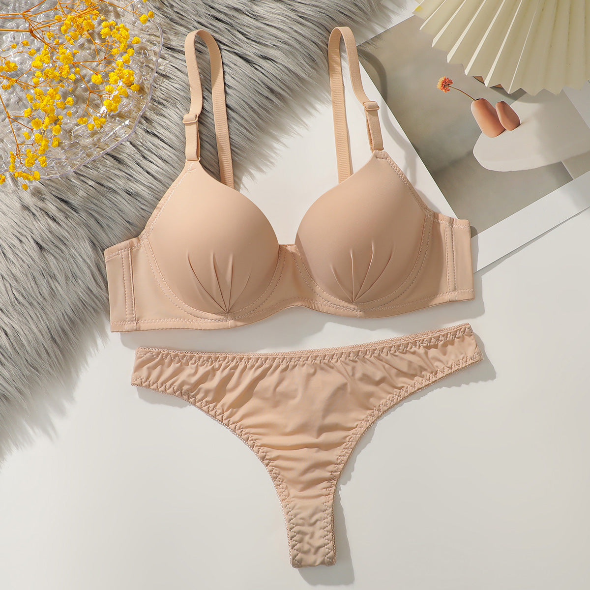 Nude No-Show Set